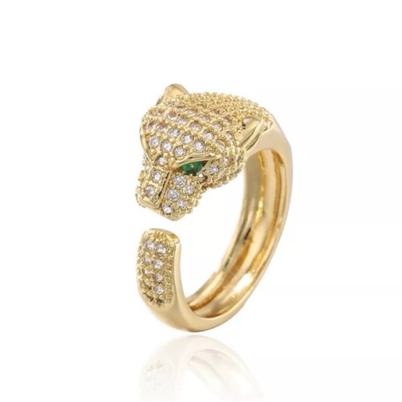 The Unbranded Brand Jewelry - Elegant Gold Panther Ring with Crystal Details